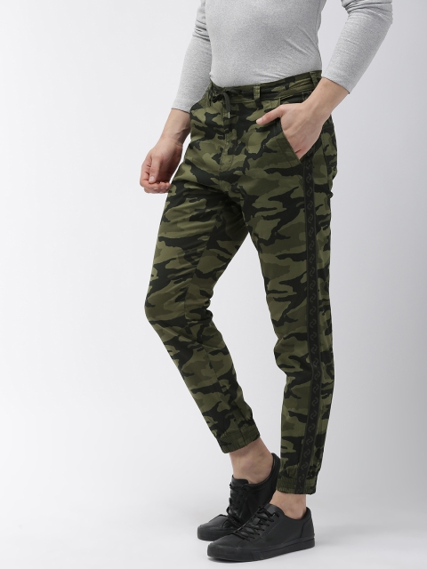 

Denizen From Levis Men Olive Green & Black Tapered Fit Printed Joggers