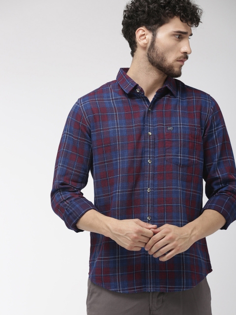 

The Indian Garage Co Men Maroon & Navy Slim Fit Checked Casual Shirt