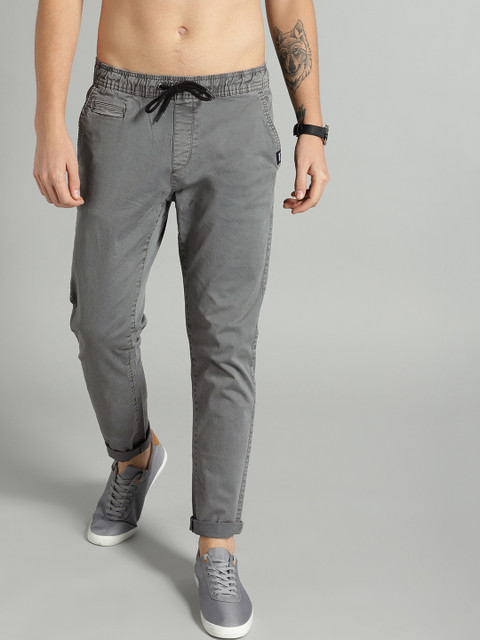 

Roadster Men Charcoal Grey Slim Fit Solid Regular Trousers