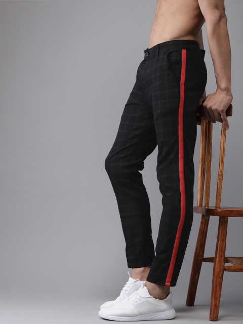 

Moda Rapido Men Black & Grey Regular Fit Checked Chinos