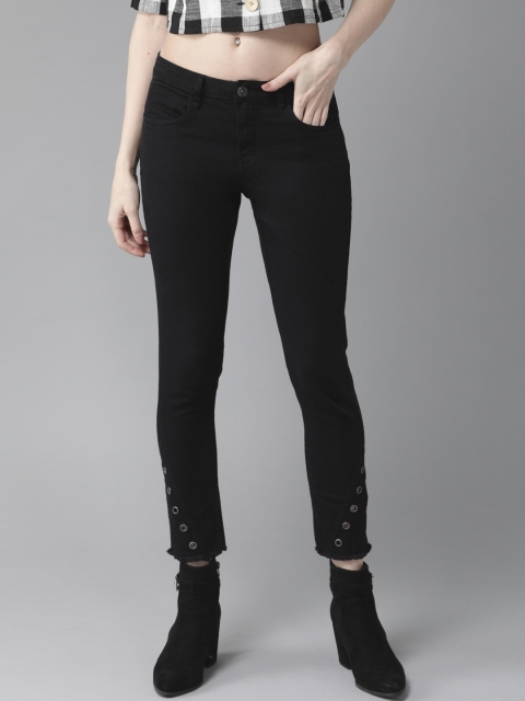 

The Roadster Lifestyle Co Women Black Regular Fit Mid-Rise Clean Look Stretchable Jeans