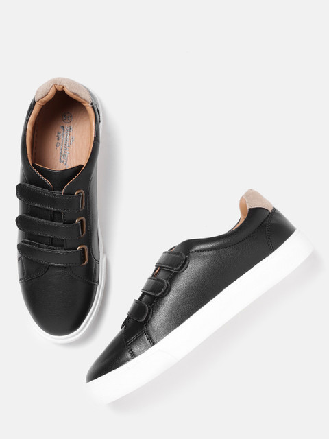 

Roadster Women Black Solid Sneakers
