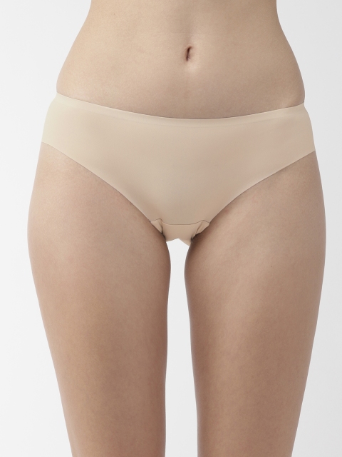 

Marks & Spencer Women Beige Solid Seamless Basic Brief T618370