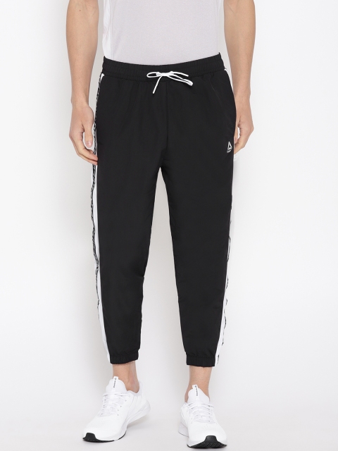 

Reebok Men Black Meet You There 7/8 Solid Joggers