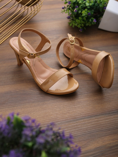

GNIST Women Beige Solid Heels