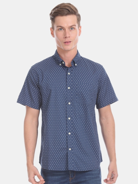 

GAP Men Blue & White Slim Fit Checked Casual Shirt