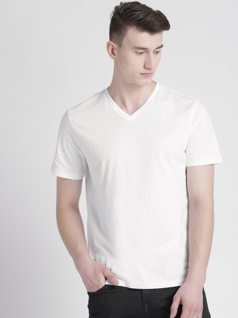 

GAP Men's Classic V-Neck T-Shirt, Off white