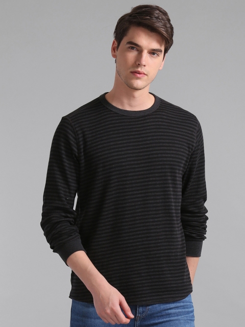 

GAP Men Grey Striped Round Neck T-shirt