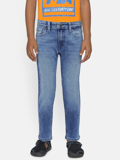 

Tommy Hilfiger Boys Blue Tapered Fit Mid-Rise Clean Look Stretchable Jeans