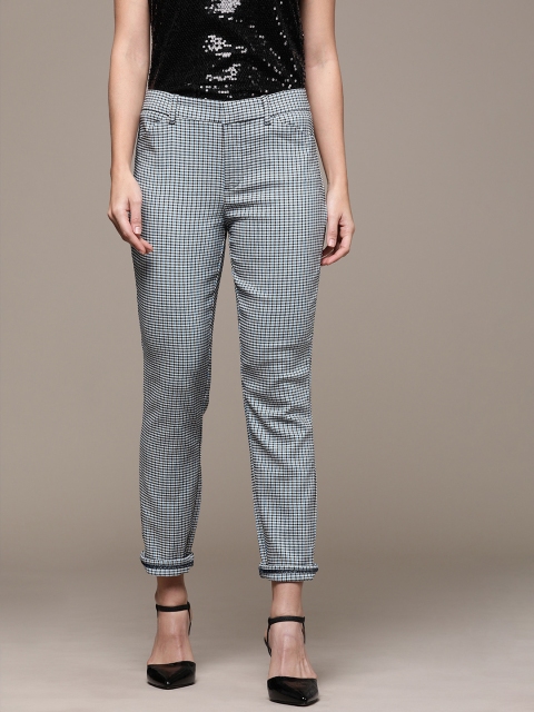 

GAP Women White & Black Signature Skinny Fit Checked Cropped Regular Trousers