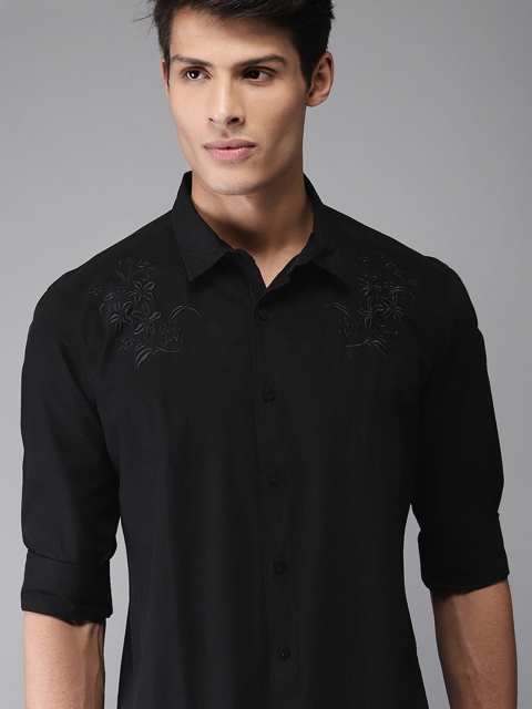 

Moda Rapido Men Black Embroidered Slim Fit Solid Casual Shirt