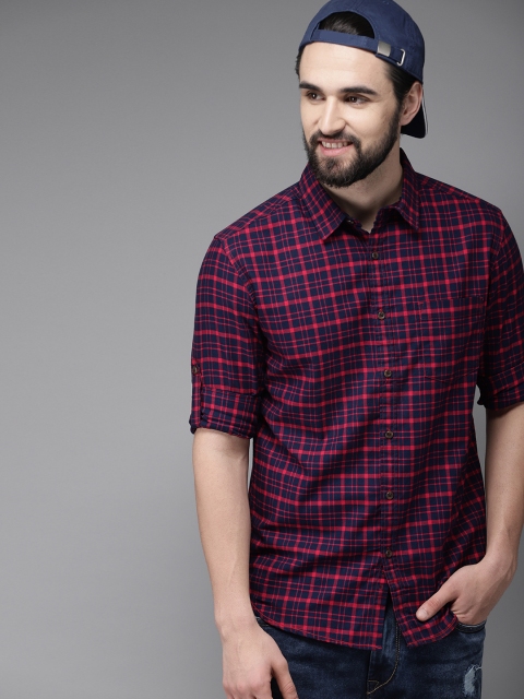 

HERE&NOW Men Navy Blue & Red Slim Fit Checked Casual Shirt