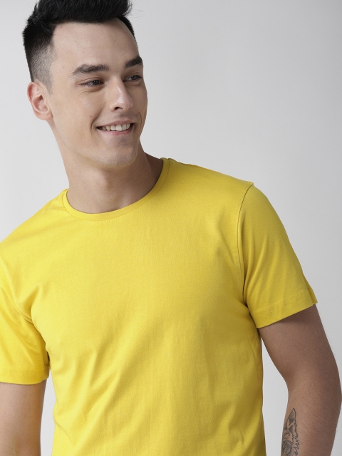 

Mast & Harbour Men Mustard Yellow Solid Round Neck T-shirt