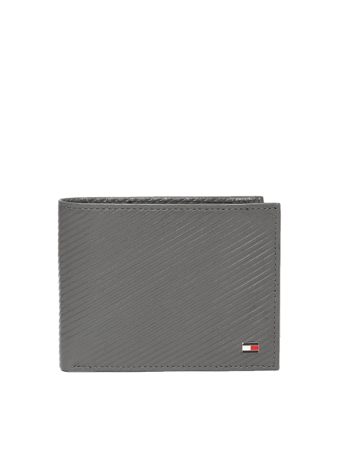 

Tommy Hilfiger Men Grey Textured Leather Two Fold Wallet
