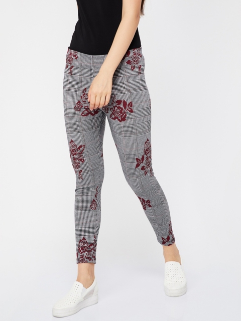 

Ginger by Lifestyle Women Grey & Maroon Regular Fit Printed Regular Trousers