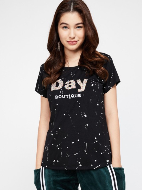 

Ginger by Lifestyle Women Black Printed Round Neck T-shirt