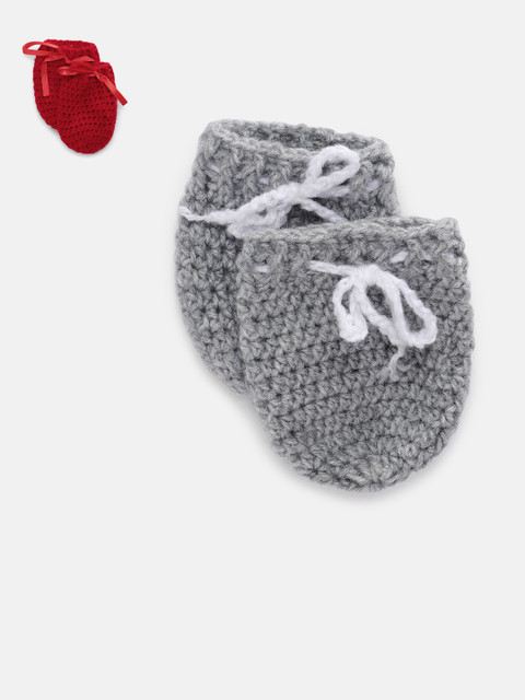 

Magic Needles Infants Pack of 2 Handmade Crochet Mittens, Grey