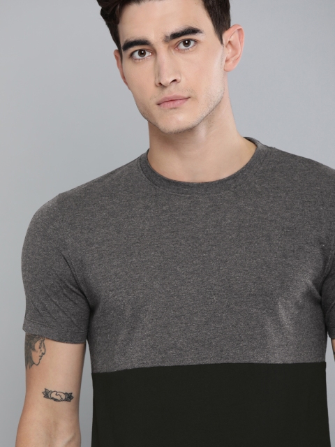 

Harvard Men Charcoal Grey & Black Colourblocked Round Neck T-shirt