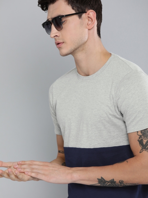 

Harvard Men Grey Melange & Navy Blue Colourblocked Round Neck T-shirt