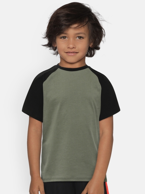 

Mango Kids Boys Olive Green & Black Solid Round Neck T-shirt
