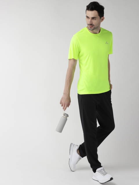 

Alcis Men Fluorescent Green Solid Round Neck T-shirt