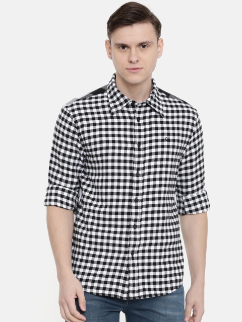 

Calvin Klein Jeans Men Black & White Regular Fit Checked Casual Shirt