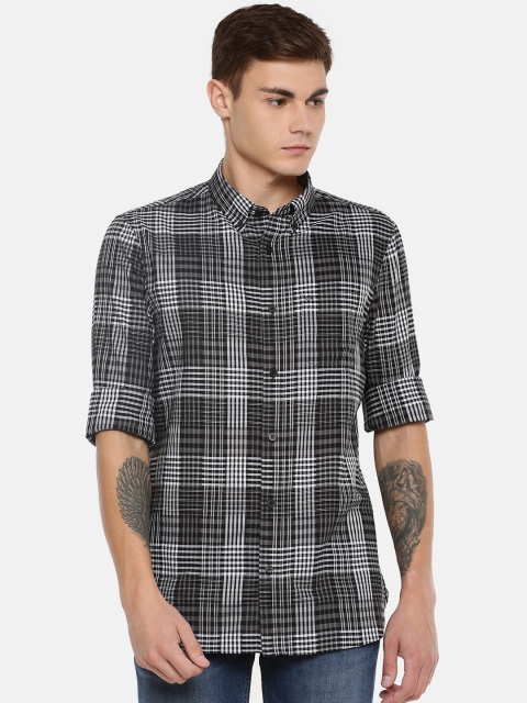 

Calvin Klein Jeans Men Black & White Regular Fit Checked Casual Shirt