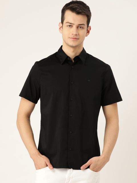 

Calvin Klein Jeans Men Black Regular Fit Solid Casual Shirt