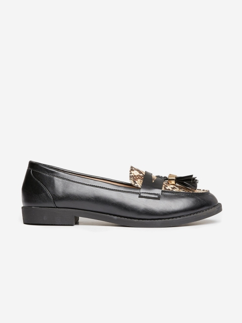 

DOROTHY PERKINS Women Black & Beige Snakeskin Textured Loafers