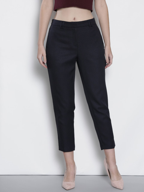 

DOROTHY PERKINS Women Navy Regular Fit Self Design Cropped Trousers, Navy blue