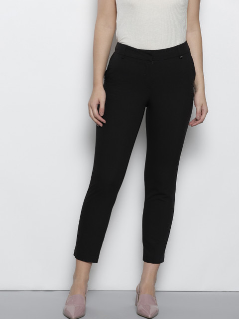 

DOROTHY PERKINS Women Black Regular Fit Solid Cropped Trousers