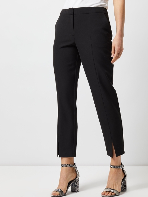 

DOROTHY PERKINS Women Black Regular Fit Solid Cropped Trousers