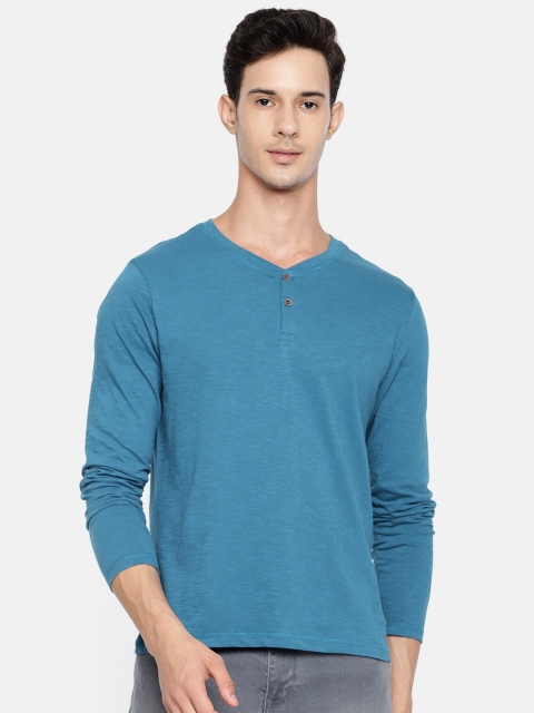 

Wrangler Men Teal Blue Solid Henley Neck T-shirt