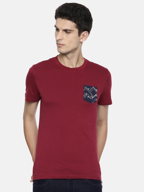 

Wrangler Men Maroon Solid Round Neck T-shirt