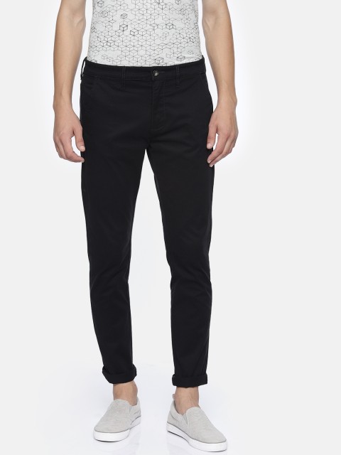 

Wrangler Men Black Slim Fit Solid Chinos