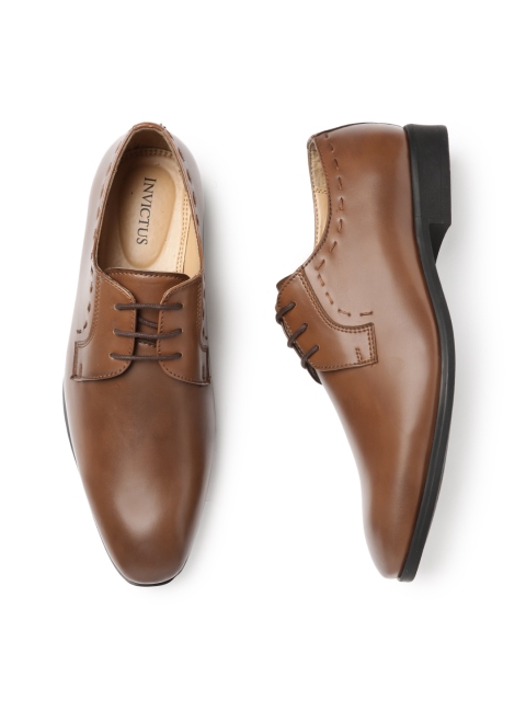 

INVICTUS Men Tan Brown Solid Formal Derbys