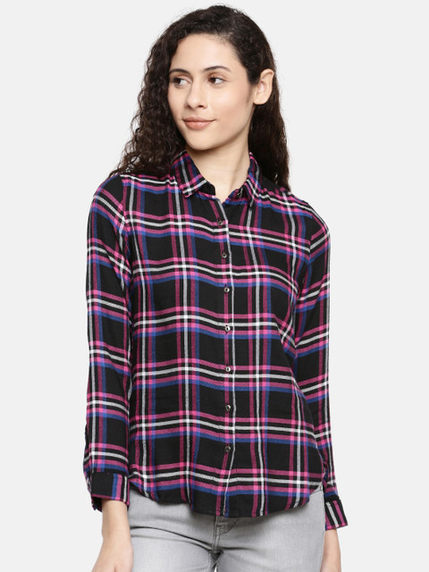 

Lee Women Black & Pink Regular Fit Checked Casual Shirt