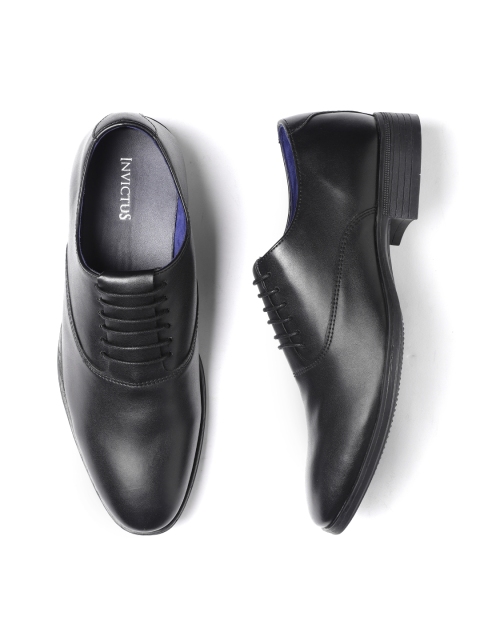 

INVICTUS Men Black Solid Formal Oxfords