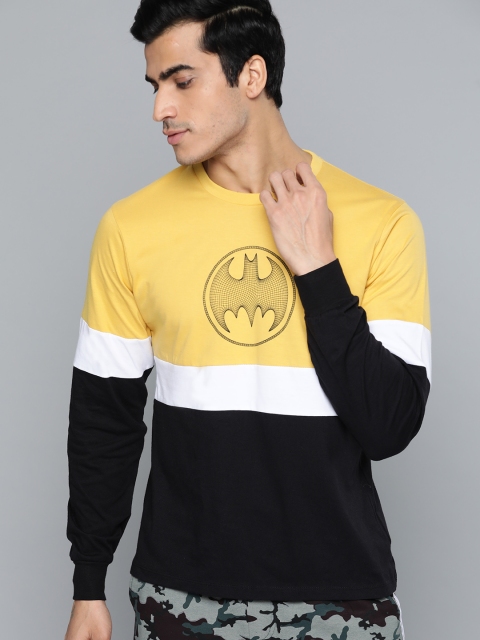 

Kook N Keech Batman Men Yellow & Black Colourblocked Round Neck T-shirt