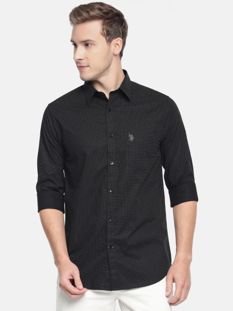

U.S. Polo Assn. Tailored Men Black & White Regular Fit Printed Casual Shirt
