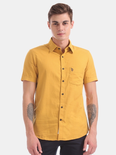 

U.S. Polo Assn. Men Mustard Yellow Regular Fit Solid Casual Shirt