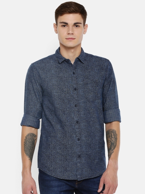 

Wrangler Men Blue Slim Fit Printed Casual Shirt