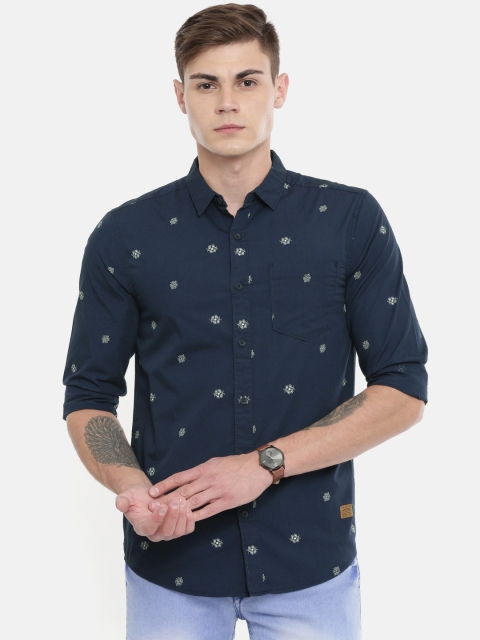 

Wrangler Men Navy Blue & White Printed Slim Fit Casual Shirt