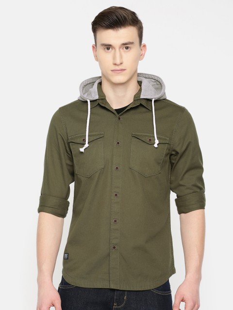 

Wrangler Men Olive Green Regular Fit Solid Casual Shirt