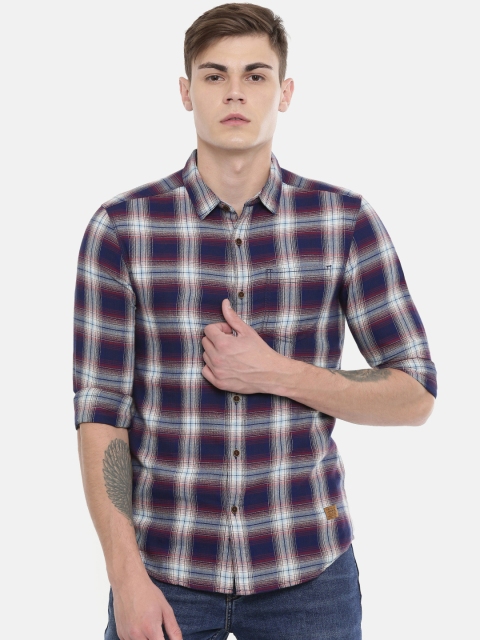 

Wrangler Men Navy Blue & White Checked Regular Fit Casual Shirt
