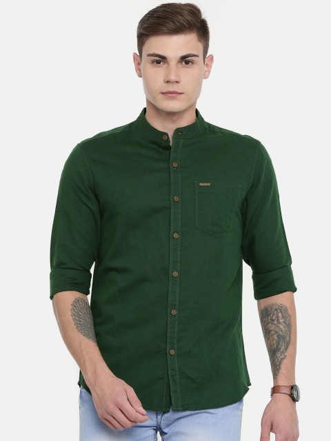 

Wrangler Men Green Regular Fit Solid Casual Shirt