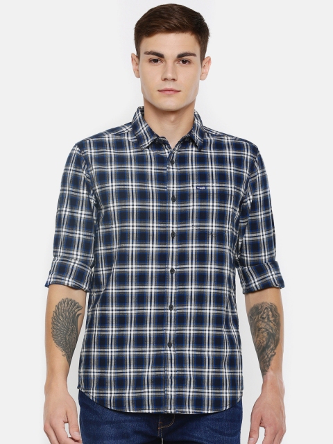 

Wrangler Men Navy Blue & White Regular Fit Checked Casual Shirt