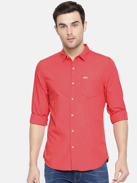 

Wrangler Men Coral Pink Slim Fit Solid Casual Shirt