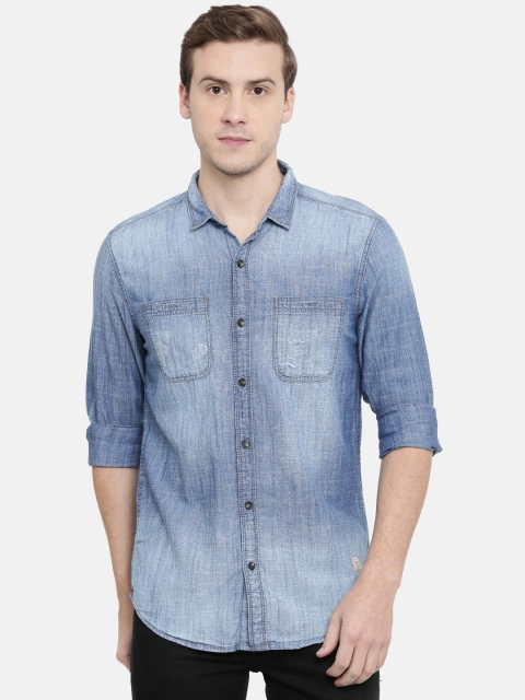 

Wrangler Men Blue Slim Fit Faded Casual Shirt