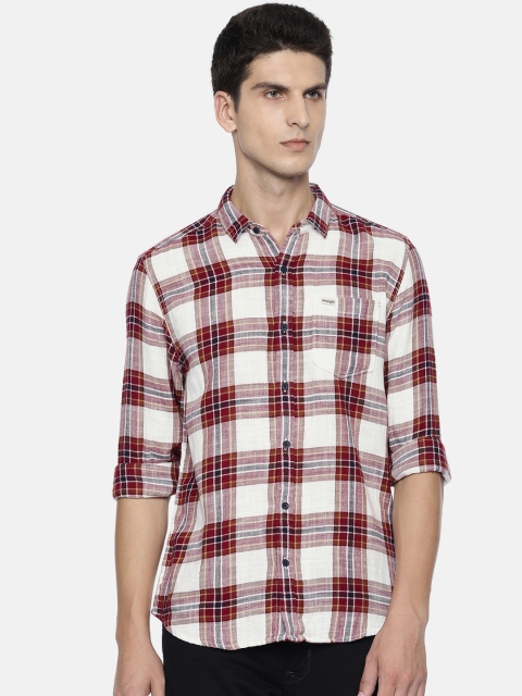 

Wrangler Men Red & White Regular Fit Checked Casual Shirt
